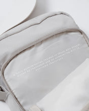 Cargar imagen en el visor de la galería, Kingz Side Bag- Cream
