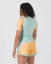 Carregar imagem no visualizador da galeria, Rashguard Kingz Terra Women´s Short Sleeve-Green Edition
