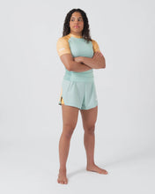 Carregar imagem no visualizador da galeria, Rashguard Kingz Terra Women´s Short Sleeve-Green Edition
