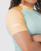 Cargar imagen en el visor de la galería, Rashguard Kingz Terra Women´s Short Sleeve-Green Edition
