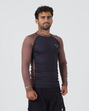 Carregar imagem no visualizador da galeria, Rashguard Kingz Ranked Performance V2 Long Sleeve - Castanho
